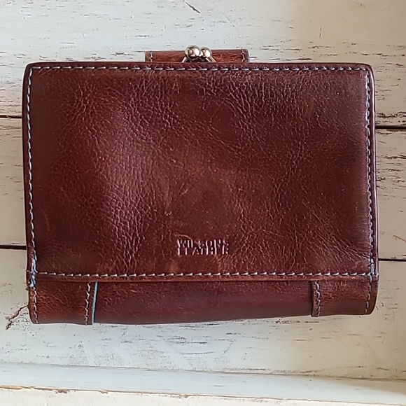 Wilsons Leather - Pelle Studio compact wallet - Picture 8 of 10